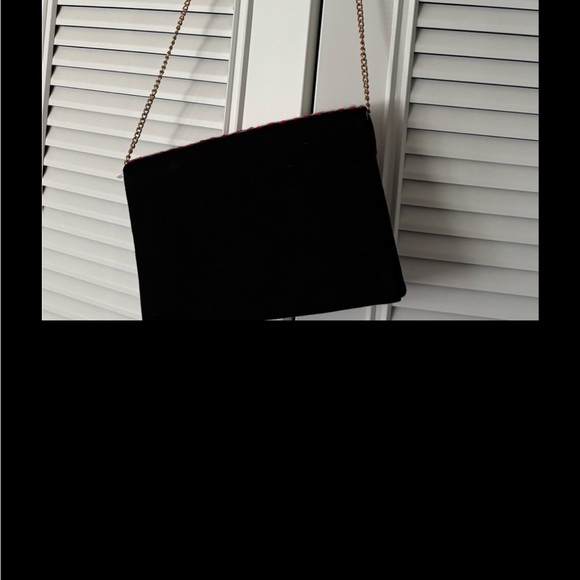 New Francesca’s crossbody floral embroidered bag with chain strap - Picture 5 of 10